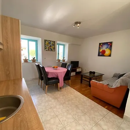 Marta Apartamento Pridraga